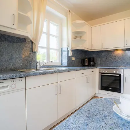 Holiday home Haushaelfte 26 Id 165 *